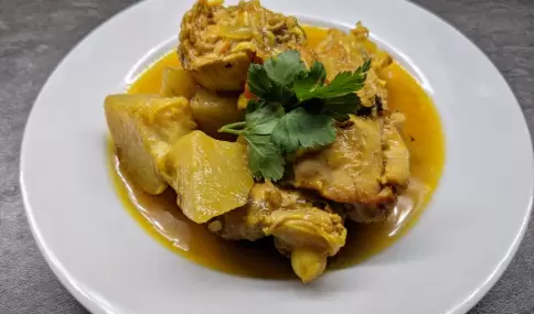 La cazuela de pollo tiene todo lo que se necesita en una comida de invierno.