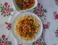 Una receta italiana con garbanzos y pasta corta.