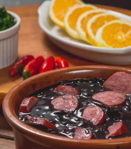 La magia para una feijoada est� en la paciencia y acompa�amientos que equilibran.