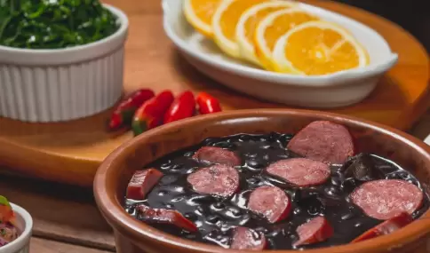 La magia para una feijoada est� en la paciencia y acompa�amientos que equilibran.