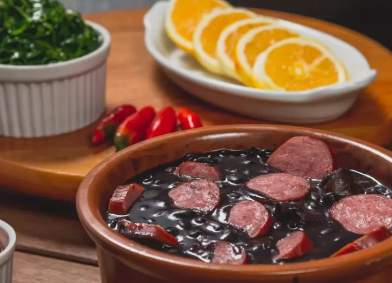 La magia para una feijoada est� en la paciencia y acompa�amientos que equilibran.