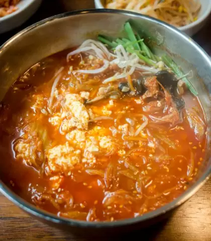 Una comida intensa, distinta, reconfortante y perfecta para comer con cuchara.