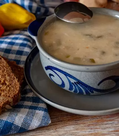 El secreto de la crema de puerros est� en no tratarla como una sopa de verduras apurada.