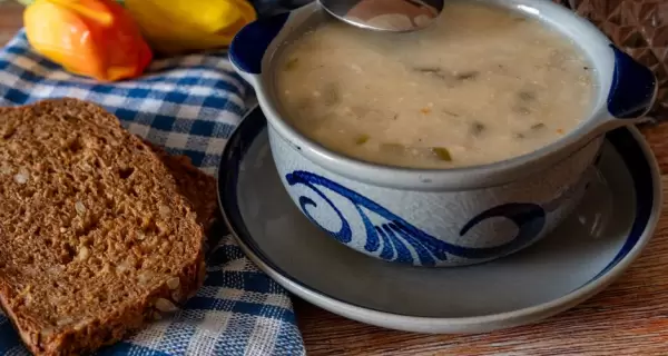El secreto de la crema de puerros est� en no tratarla como una sopa de verduras apurada.