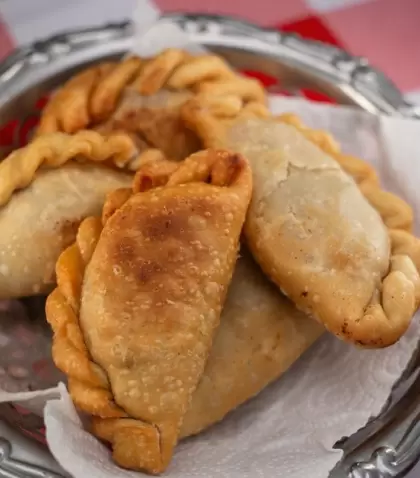 Las empanadas de osobuco saben a comida de olla.
