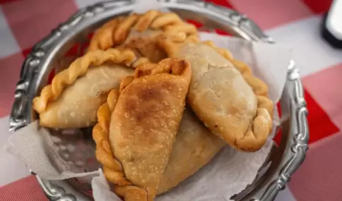Las empanadas de osobuco saben a comida de olla.