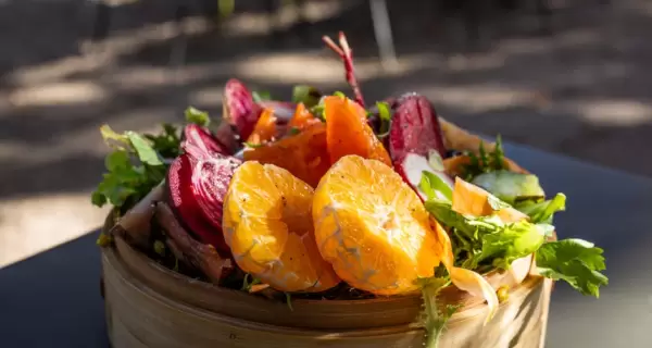 La ensalada de invierno funciona cuando entiende la temporada.